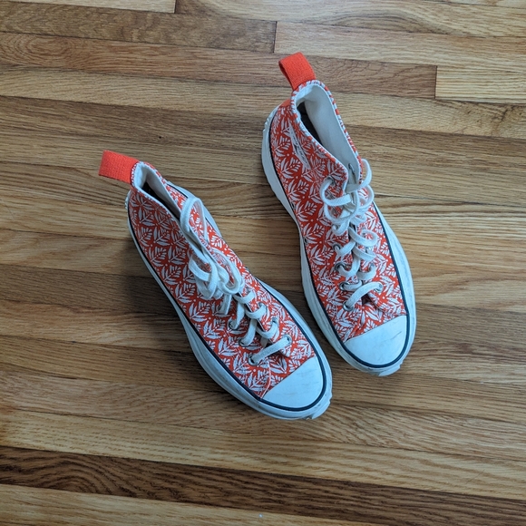 Converse Run Star Hike Red Floral Platform Sneakers - Picture 2 of 7